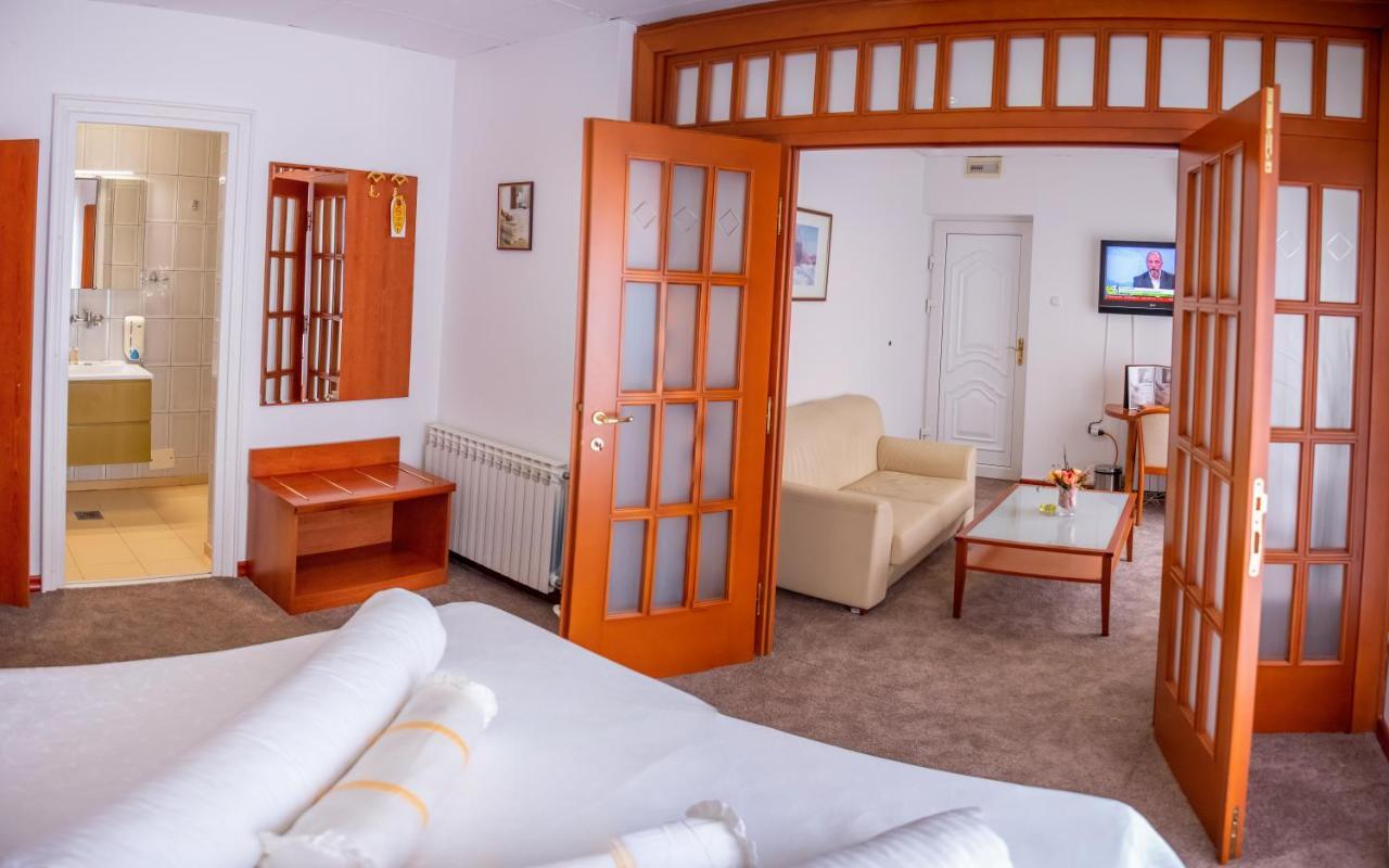 Hotel Integra Doboj Exteriör bild
