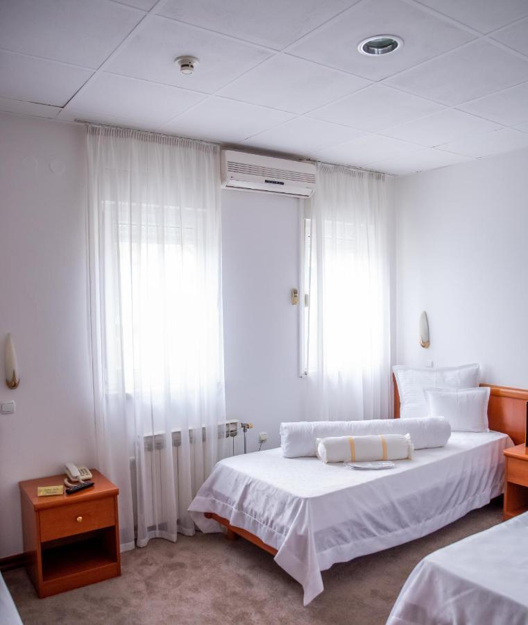 Hotel Integra Doboj Exteriör bild