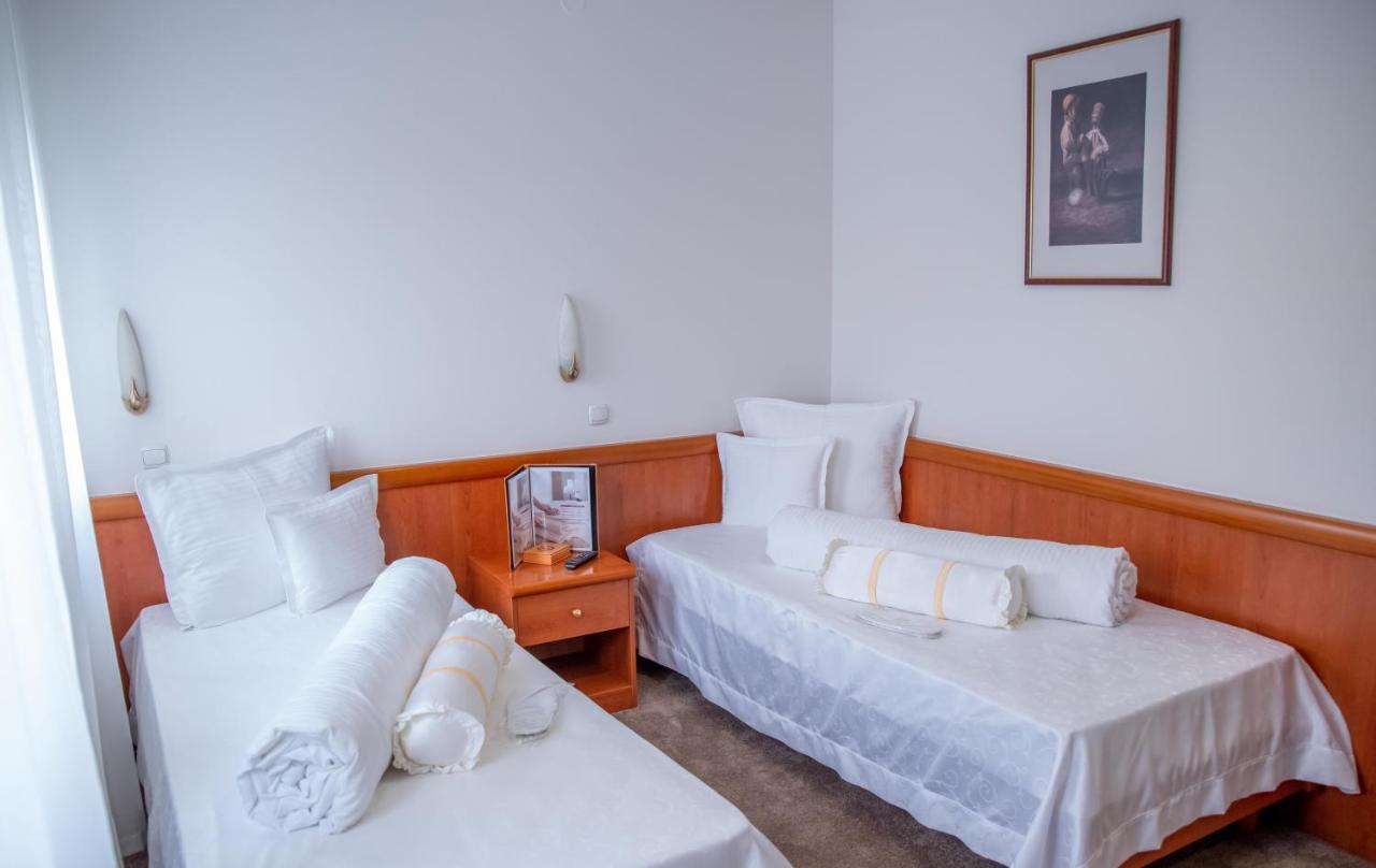 Hotel Integra Doboj Exteriör bild