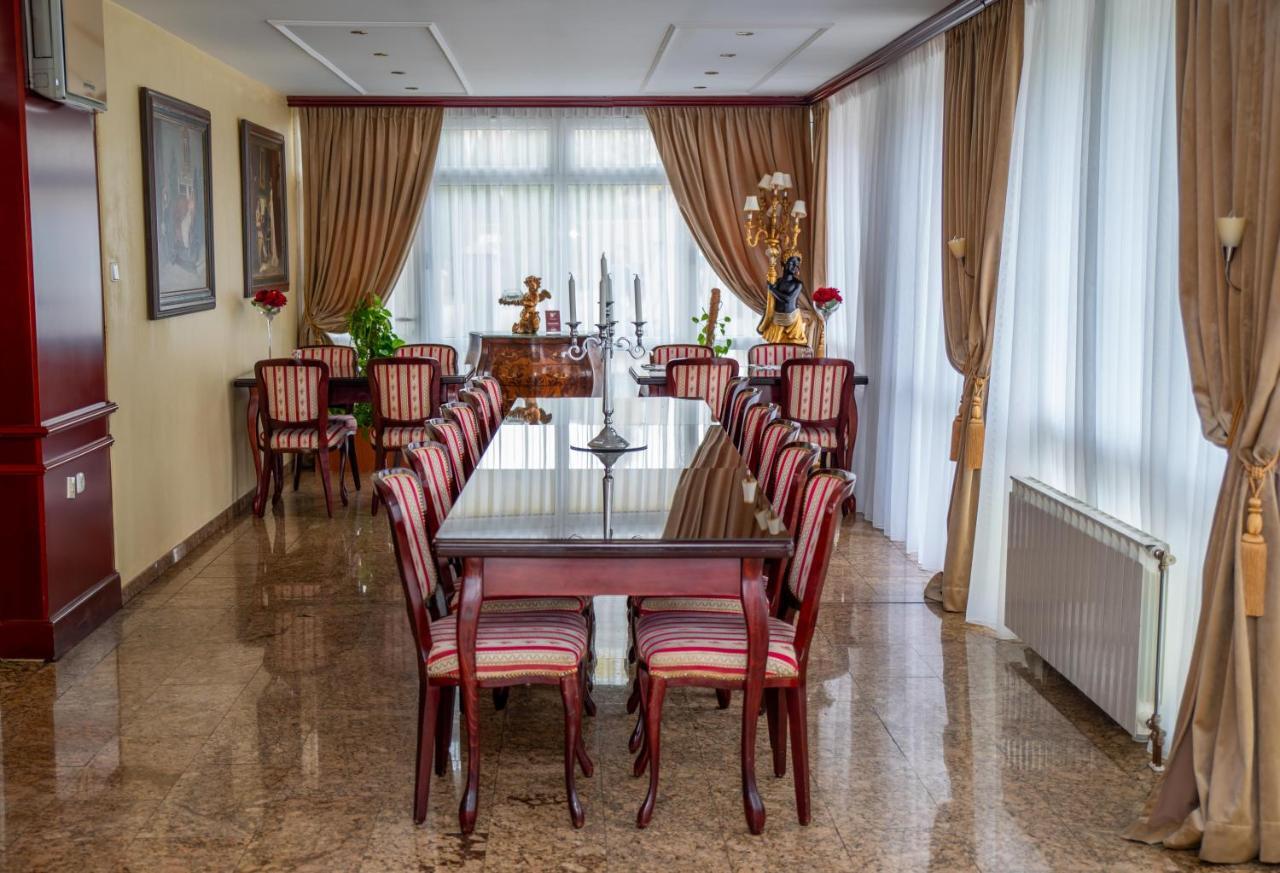 Hotel Integra Doboj Exteriör bild